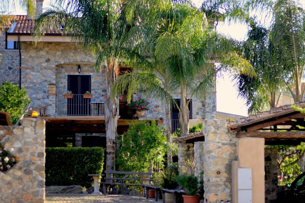 Villa Basilio Accommodation ริกาดี ภายนอก รูปภาพ